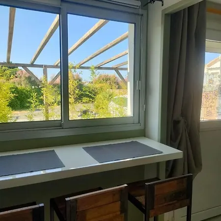 Nid Douillet Climatisee Avec Terrasse Et Velos Nyaraló